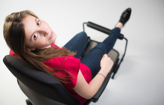 Was bringt mir eine ergonomische Fußstütze im Büro?