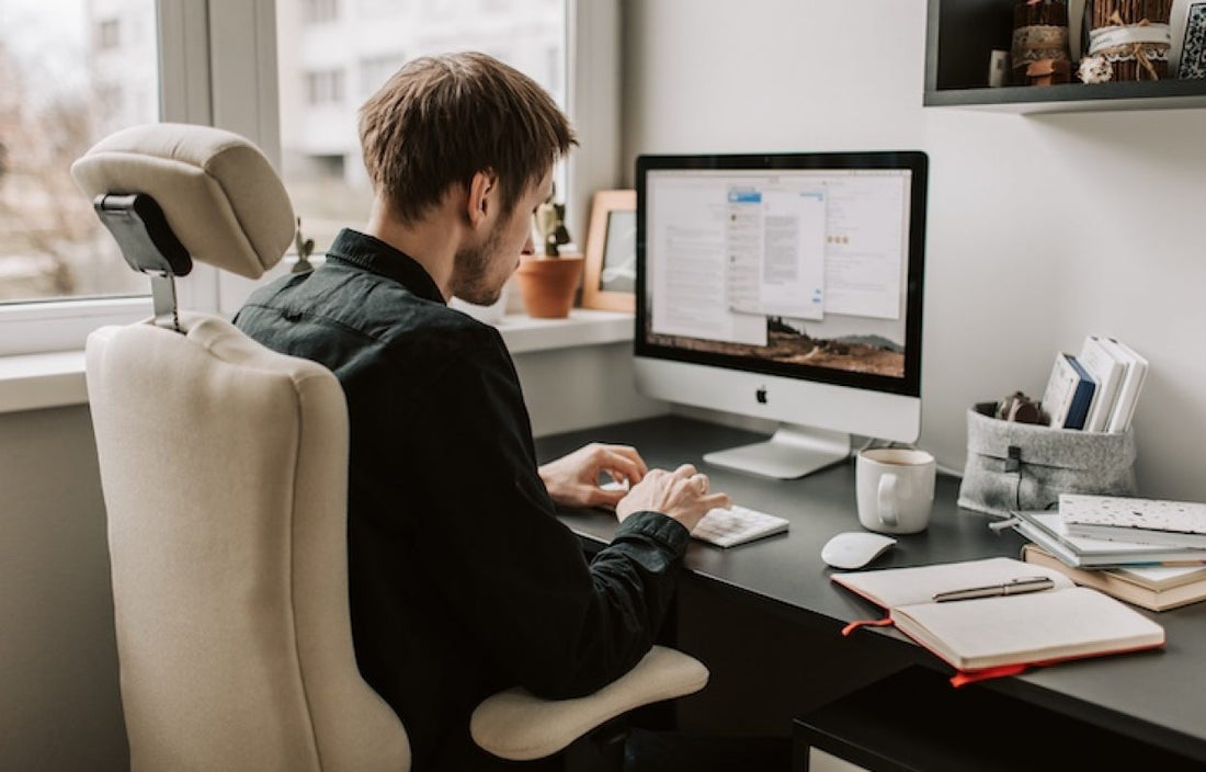 Ist eine Lendenwirbelstütze beim ergonomischen Bürostuhl wichtig?
