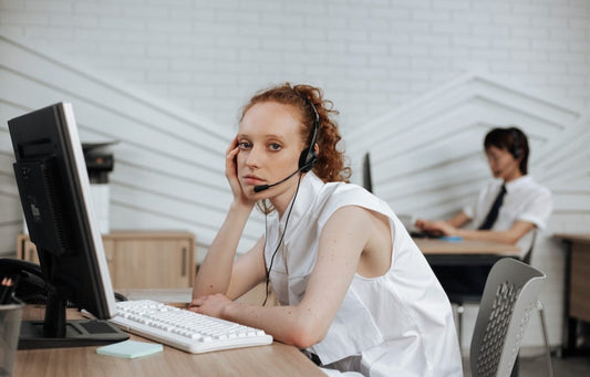 Rückenschmerzen im Bürojob: Prävention und Linderung