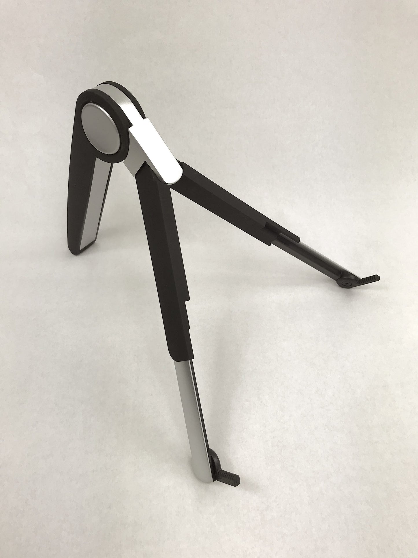 QUICK ERGO STAND - compact stand that makes it possible to work ergonomically